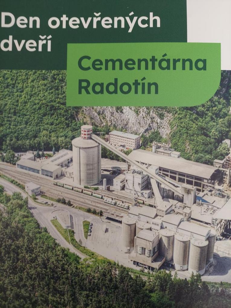 den otevřených dveří